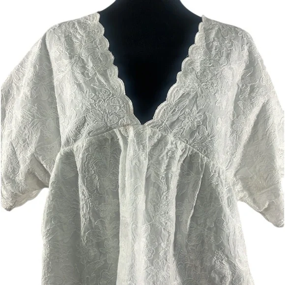 Anthropologie white floral stitched V neck flowy top, tie back, Medium,NWT - Picture 3 of 11